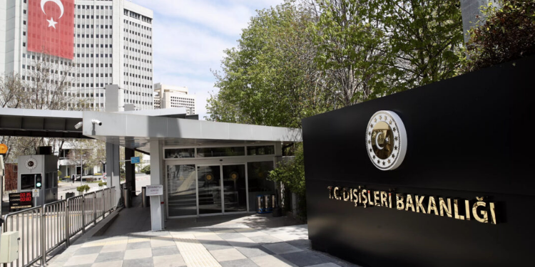 Danimarka’da Kur’an-ı Kerim’e çirkin saldırı