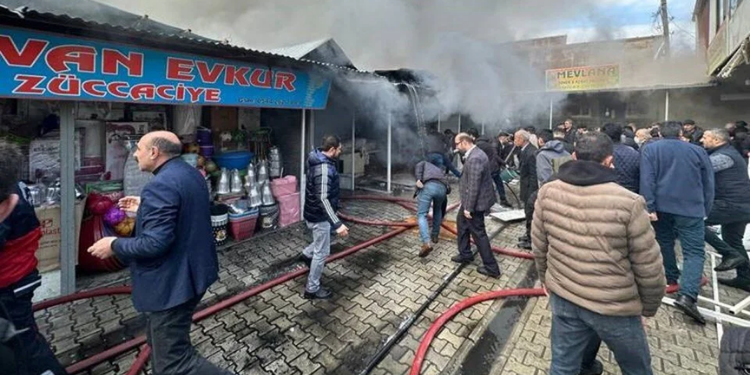 Halk pazarında korku dolu anlar!