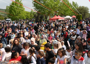 Tuzla’daki Bahar Festivaline Binlerce İstanbullu Akın Etti