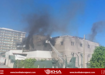 Sancaktepe’de mobilya fabrikasında yangın