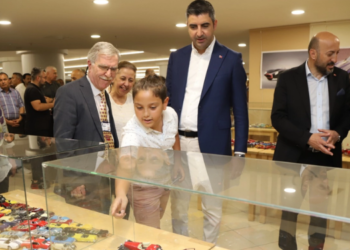 KARTAL BELEDİYESİ MÜDÜRÜ, 43 YILLIK MESLEK HAYATINA OYUNCAK SERGİSİYLE VEDA ETTİ