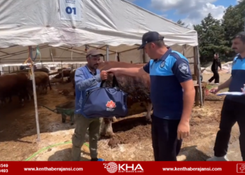 Sultanbeyli’de Besicilere Hijyenik Set Desteği