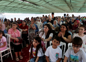 Binlerce kadın İstanbul Boğazı’yla buluştu