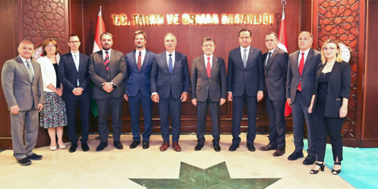 Bakan Yumaklı Macar mevkidaşı ile görüştü
