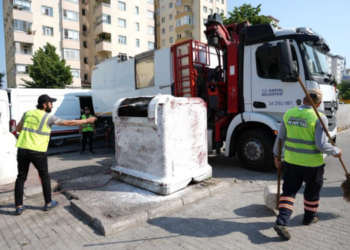 KARTAL’DA TEMİZLİK SEFERBERLİĞİ BAŞLADI