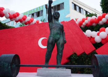 NAİM SÜLEYMANOĞLU İSMİ, PARK VE HEYKELİ İLE KARTAL’DA YAŞAYACAK