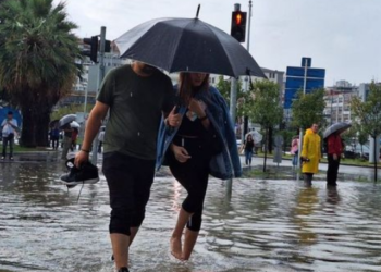 Meteoroloji saat verdi! 4 bölgede sağanak yağış!