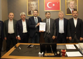 HÜSEYİN SEZER: ‘HEP BİRLİKTE YENİ HEDEFLERE’ DİYEREK ADAY ADAYI OLDU