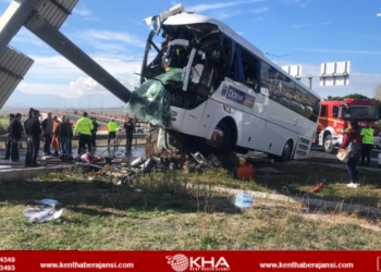 Denizli’de feci kaza: 26 turist yaralandı!