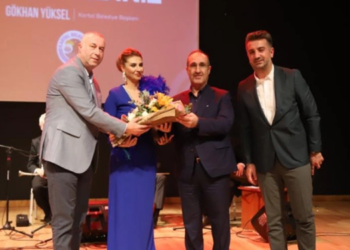 KARTAL BELEDİYESİ’NDEN ZEKİ MÜREN’E AHDE VEFA GECESİ