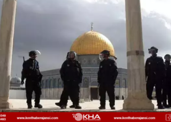 İsrail Mescid-i Aksa’ya saldırıyor