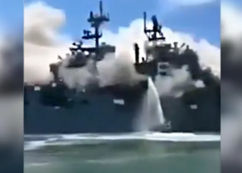 Yemen’de ABD gemisi vuruldu