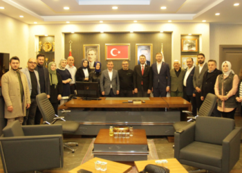 AK Parti Sultanbeyli’de yeni dönem! Tombaş görevini Üşdi’ye devretti