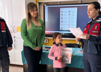 Yazdıkları Mektuplarla Jandarmayı Duygulandırdılar