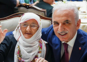 BAŞKAN YILDIRIM ORUCUNU ŞEHİT AİLELERİYLE BİRLİKTE AÇTI!