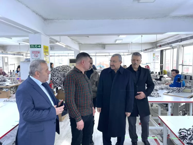 AK Partili vekiller vatandaşla bir araya geldi