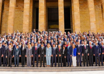 İmamoğlu ve İlçe Belediye Başkanlarından Anıtkabir’e Ziyaret