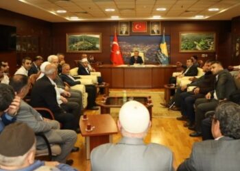 BAŞKAN ALİ TOMBAŞ’A YOĞUN İLGİ! YENİ PROJE ÇALIŞMALARINA HIZ VERİLDİ