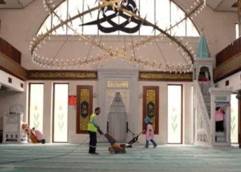 Sultanbeyli’de camilere özel bakım