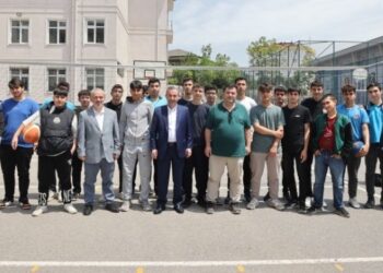 Başkan Tombaş, Sultanbeyli Okullarını Ziyaret Etti: Öğrencilerden Yoğun İlgi