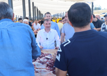 BAŞKAN ALİ TOMBAŞ VATANDAŞLARLA BAYRAMLAŞTI