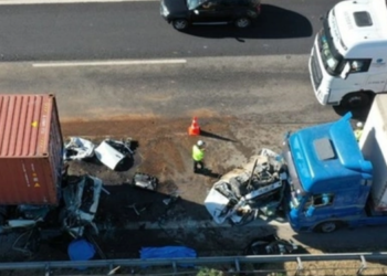 TAG Otoyolu’nda feci kaza: Paramparça oldu