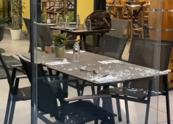 Küçükçekmece’de lokantada husumetlisi tarafından silahlı saldırıya uğradı