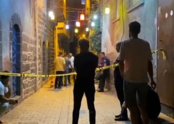 Diyarbakır’da iki kafeye saldırı