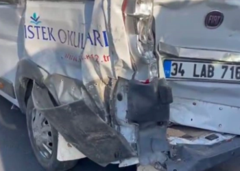 Servis şoförlerinin kavgası kazayla son buldu!