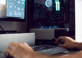 Bilgisayar yazılım sistemlerinde sorun yaşanıyor! Birçok sektör etkilendi!