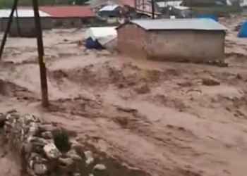 Kars ve Ağrı’yı sel vurdu!