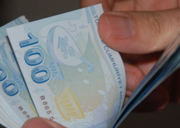 Bakan Bak duyurdu! Afetten etkilenen gençlere 70 milyon lira destek