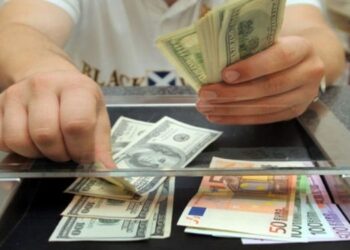 Yatırımcılar doları elden çıkarıyor!