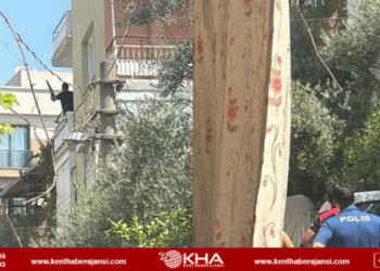 Evin balkonundan sokağı tarayan şahıs canına kıydı!