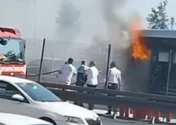 İstanbul’da metrobüs yangını
