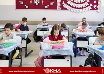 Okullarda ilk ders zili heyecanı yaşanıyor