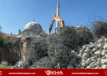 Kadıköy’de kentsel dönüşümdeki bina çöktü