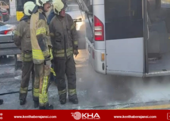 Seyir halindeki bir metrobüs seyir halindeyken alev aldı!