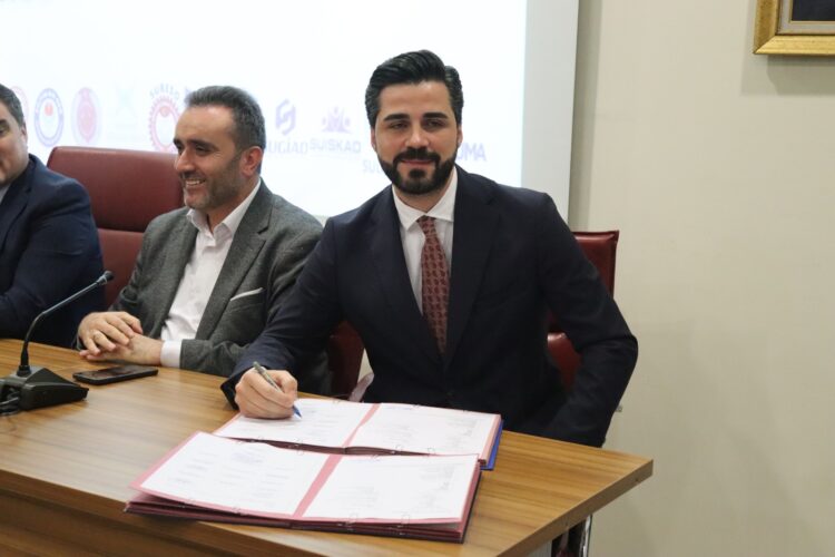 Sultanbeyli Mazlumlar İçin El Ele Verdi