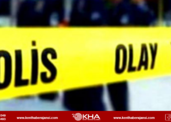 Metro hattı duvarına çarpan sürücü, hayatını kaybetti