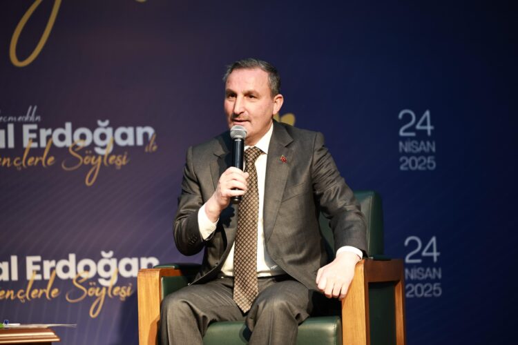 BİLAL ERDOĞAN SULTANBEYLİ’DE GENÇLERLE BULUŞTU