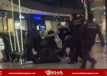 AVM’de iki grup arasında tekme tokat kavga çıktı