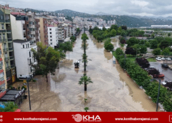 Sağanak yağış hayatı felç etti!