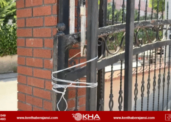 Bozuk site kapısı iple bağlandı!