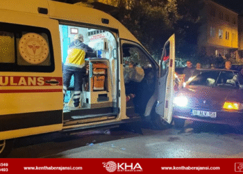 Ambulans ile otomobil çarpıştı: 2 yaralı