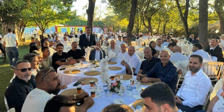 İSTANBUL’DA VANLILARA YAKIŞAN GÖRKEMLİ DÜĞÜN