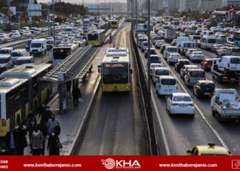 İstanbul trafiğinde ilk gün yoğunluğu