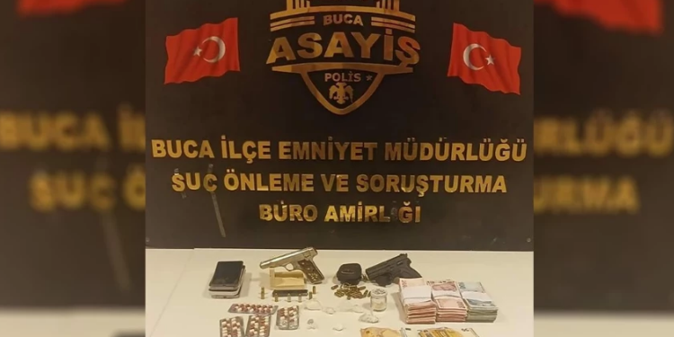 İzmir’de ruhsatsız silah ve uyuşturucu operasyonu!