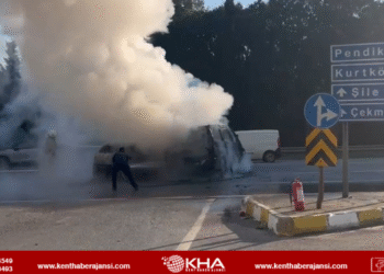 Sultanbeyli’de çarpışan araç alev topuna döndü