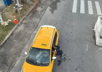 Ankara’da 5,5 Milyon TL’lik Büyük Dolandırıcılık: Sahte Polis Taksiyle Kaçarken Yakalandı